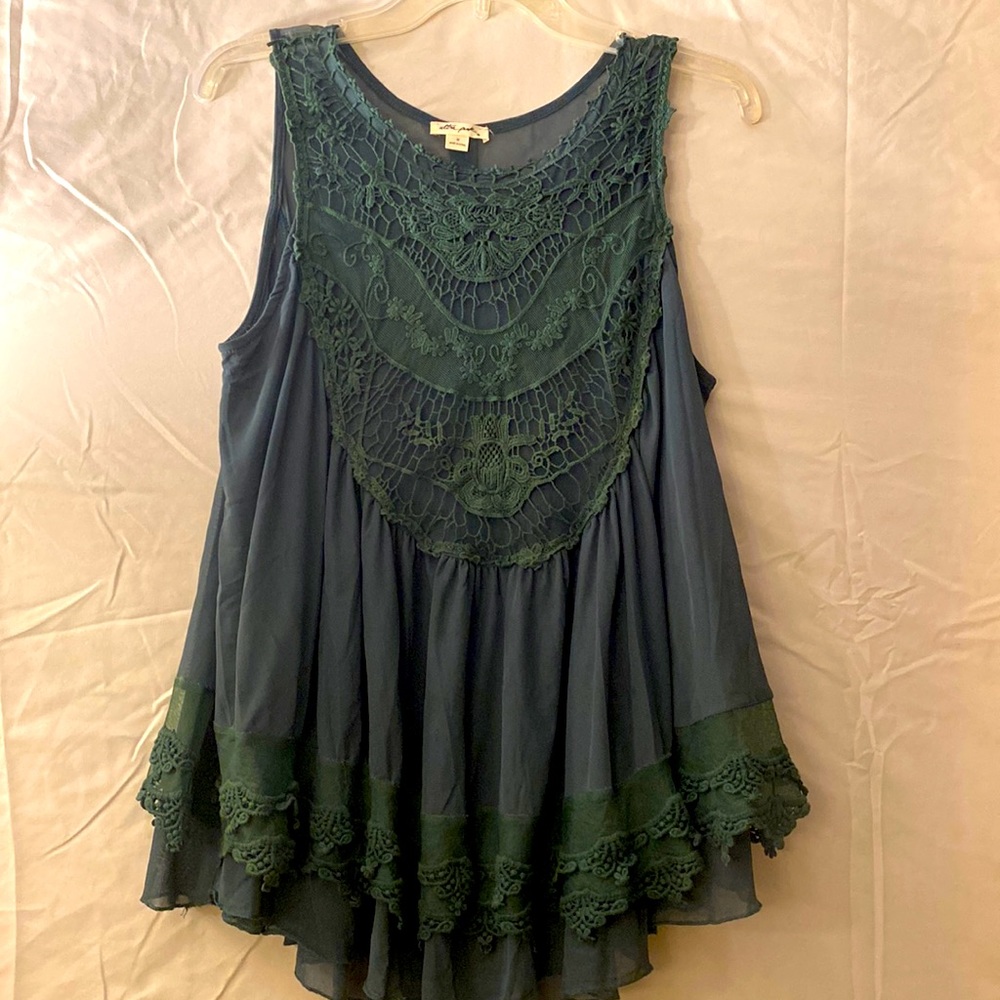 Medium Ultra Pink Hunter Green Sleeveless Blouse